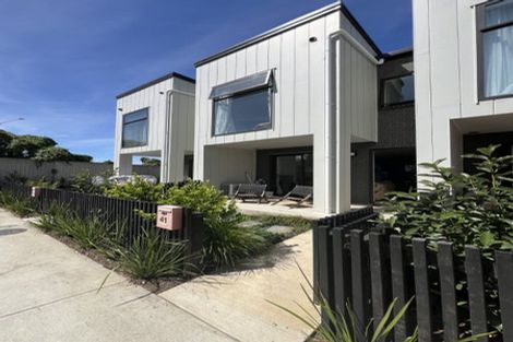Photo of property in 41 Whai Hua Lane, Mangere Bridge, Auckland, 2022