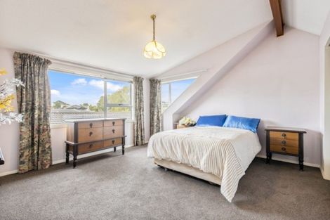 Photo of property in 21 Crofton Road, Harewood, Christchurch, 8051