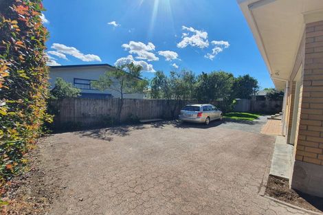 Photo of property in 7 Palm Court Drive, Glen Eden, Auckland, 0602