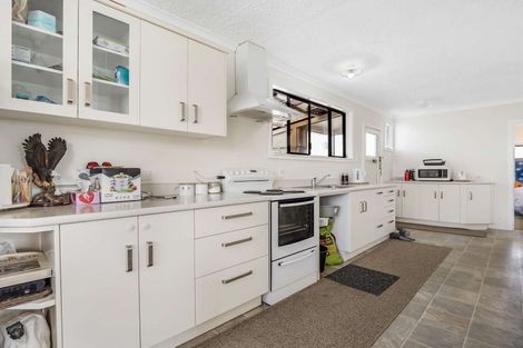 Photo of property in 18 Kowhai Avenue, Edgecumbe, 3120