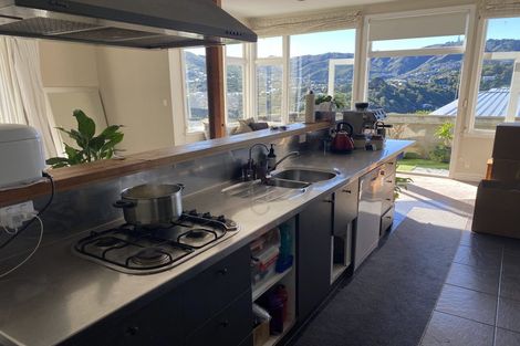 Photo of property in 98 Wadestown Road, Wadestown, Wellington, 6012