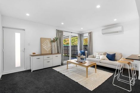 Photo of property in 2/320 Memorial Avenue, Burnside, Christchurch, 8053