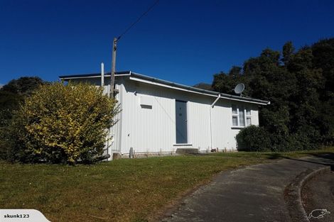 Photo of property in 4 Armstrong Crescent, Akaroa, 7520