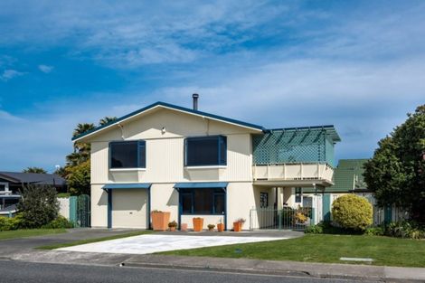 Photo of property in 24 Valerie Street, Clive, 4102