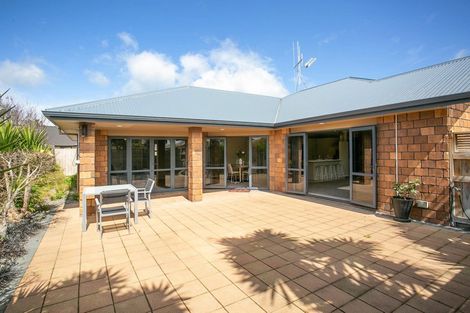 Photo of property in 4 Chesterton Drive, Leamington, Cambridge, 3432