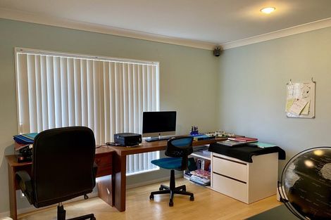 Photo of property in 41 Erlestoke Crescent, Churton Park, Wellington, 6037