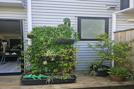 Photo of property in 19 Waru Lane, Te Atatu Peninsula, Auckland, 0610