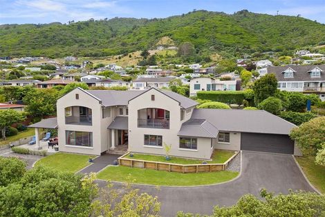 Photo of property in 37 Huia Street, Waikanae, 5036