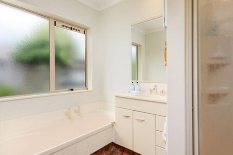 Photo of property in 16 Lavender Place, Papamoa Beach, Papamoa, 3118