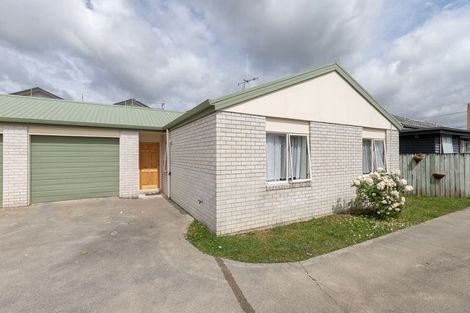 Photo of property in 192 Old Farm Road, Hamilton East, Hamilton, 3216