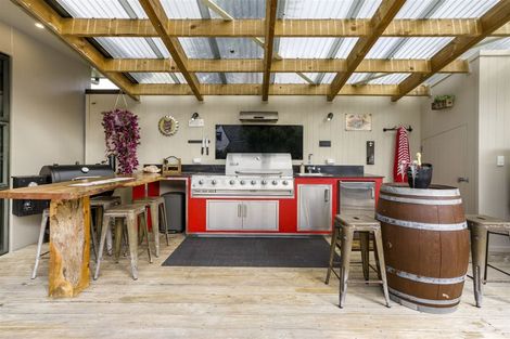 Photo of property in 16 Renlee Place, Shelly Park, Auckland, 2014