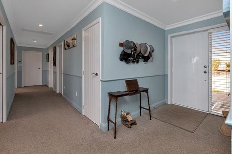 Photo of property in 2 Cayman Court, One Tree Point, 0118