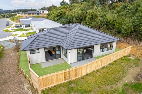 Photo of property in 15 Te Awa Rere Grove, Stokes Valley, Lower Hutt, 5019