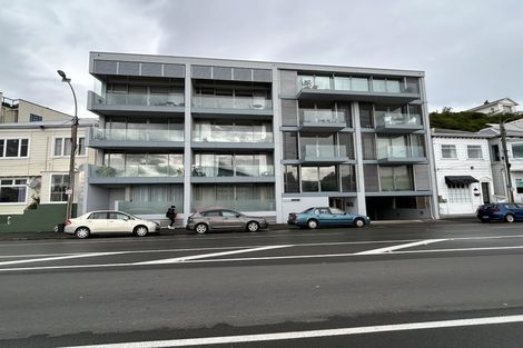 Photo of property in Aqua, 2/74 Oriental Parade, Oriental Bay, Wellington, 6011