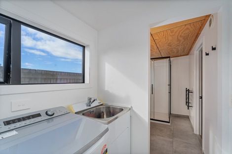 Photo of property in 15 Moewai Park Road, Whitianga, 3510