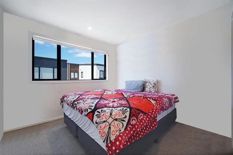 Photo of property in 30 Arapapa Road, Papakura, 2110