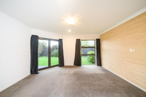 Photo of property in 16 Sorrento Place, Kelvin Grove, Palmerston North, 4414
