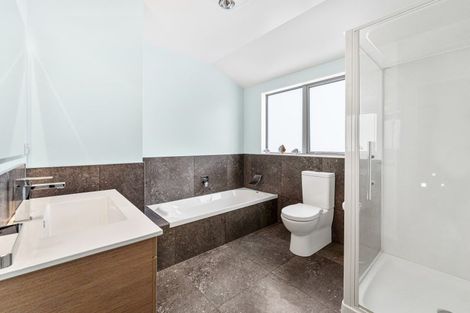 Photo of property in 19 Edgewater Street, Waikanae, 5036