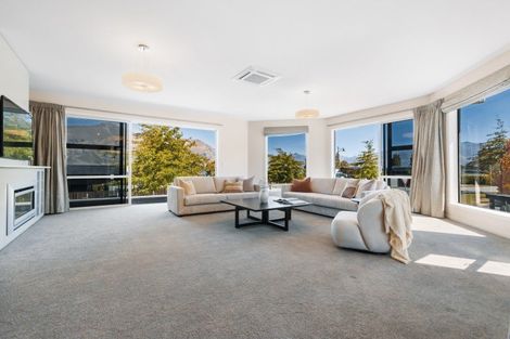Photo of property in 2 Island View Place, Wanaka, 9305