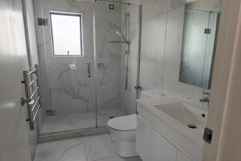 Photo of property in 2/16 William Roberts Road, Pakuranga, Auckland, 2010