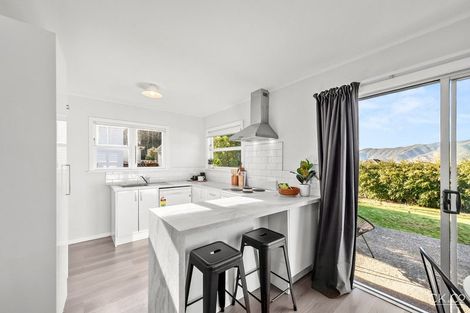 Photo of property in 5 Reid Road, Wainuiomata, Lower Hutt, 5014