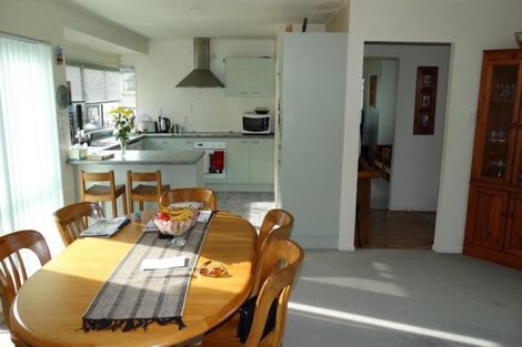 Photo of property in 1 San Fernando Way, Henderson, Auckland, 0612