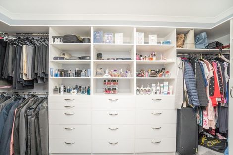 Photo of property in 2 Tutakarae Road, Kelvin Grove, Palmerston North, 4470