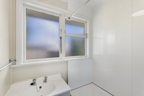 Photo of property in 21 Lambeth Crescent, Northcote, Christchurch, 8052