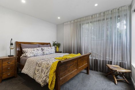 Photo of property in 32 Tindalls Bay Road, Tindalls Beach, Whangaparaoa, 0930