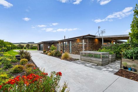 Photo of property in 100 Takahiwai Road, Ruakaka, Whangarei, 0171