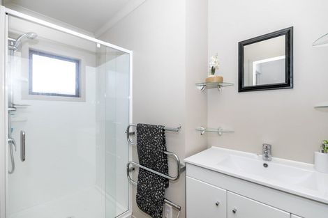 Photo of property in 24 Pointon Glade, Grandview Heights, Hamilton, 3200