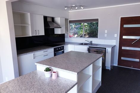 Photo of property in 2/22 Woodside Avenue, Northcote, Auckland, 0627