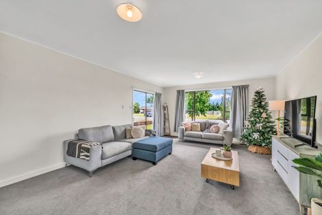 Photo of property in 39 Leeston And Lake Road, Leeston, 7632