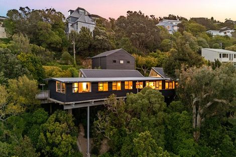 Photo of property in 85 Nicholson Road, Khandallah, Wellington, 6035