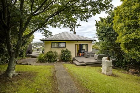 Photo of property in 4 Oliver Road, Hospital Hill, Napier, 4110