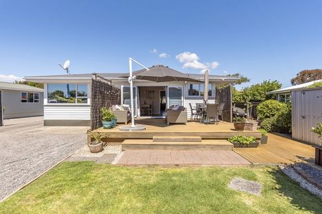 Photo of property in 18 Teoti Street, Paraparaumu Beach, Paraparaumu, 5032