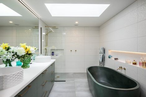 Photo of property in 37 Middleton Road, Kew, Dunedin, 9012