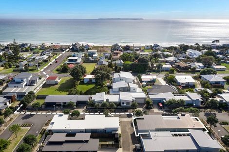 Photo of property in 10 Coprosma Close, Papamoa Beach, Papamoa, 3118