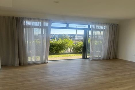Photo of property in 2 Skua Road, Hobsonville, Auckland, 0616