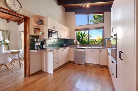 Photo of property in 3 Valdese Rise, Browns Bay, Auckland, 0630