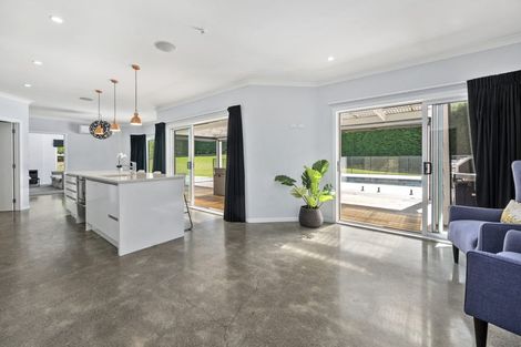 Photo of property in 15 Maple Grove, Acacia Bay, Taupo, 3385