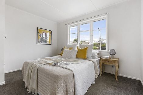 Photo of property in 182 Beach Haven Road, Beach Haven, Auckland, 0626