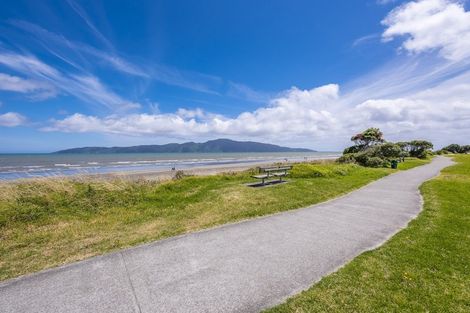 Photo of property in 80a Marine Parade, Paraparaumu Beach, Paraparaumu, 5032