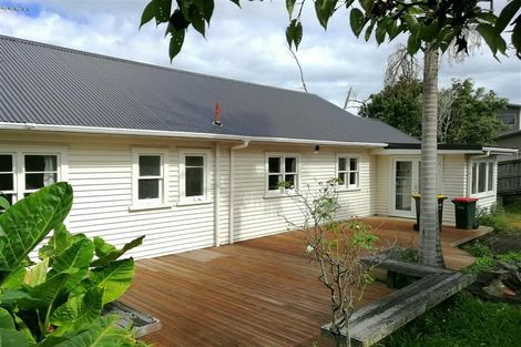 Photo of property in 63 Redoubt Road, Goodwood Heights, Auckland, 2105