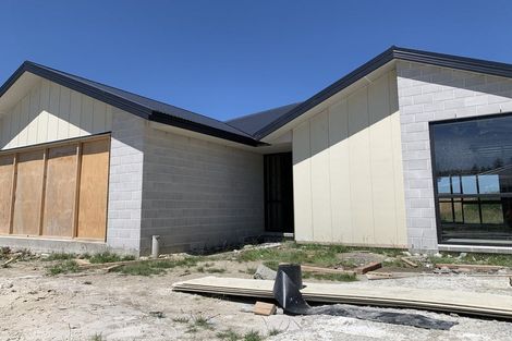 Photo of property in 5 Arrowsmith Drive, Clover Park, Auckland, 2019