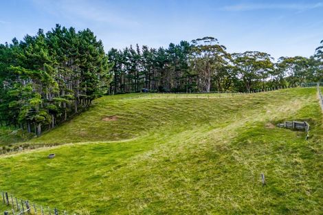 Photo of property in 563 Mangorei Road, Mangorei, New Plymouth, 4371