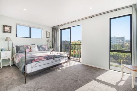 Photo of property in 42 Arran Point Parade, Orewa, 0931