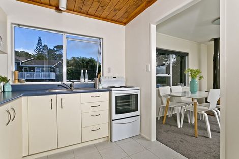 Photo of property in 2/61 Langana Avenue, Browns Bay, Auckland, 0630