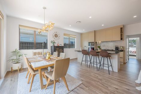 Photo of property in 7 Ropere Street, Kumeu, 0810