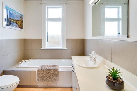 Photo of property in 26a Vigor Brown Street, Napier South, Napier, 4110